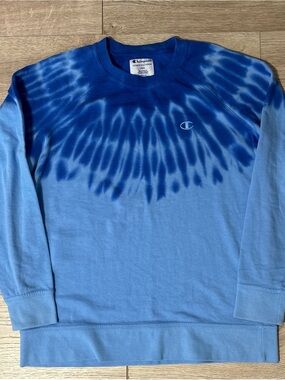 Champion Men's Light & Dark Blue Tie-Dye Crewneck Sweatshirt